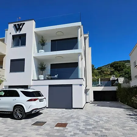 Coastal Retreat With Sea Views - Studio-04 *